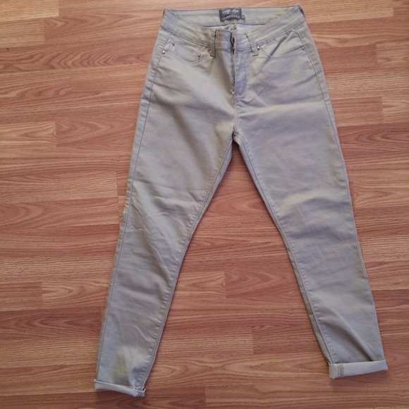 Cropped Pale Green Pants - Picture 2 of 3